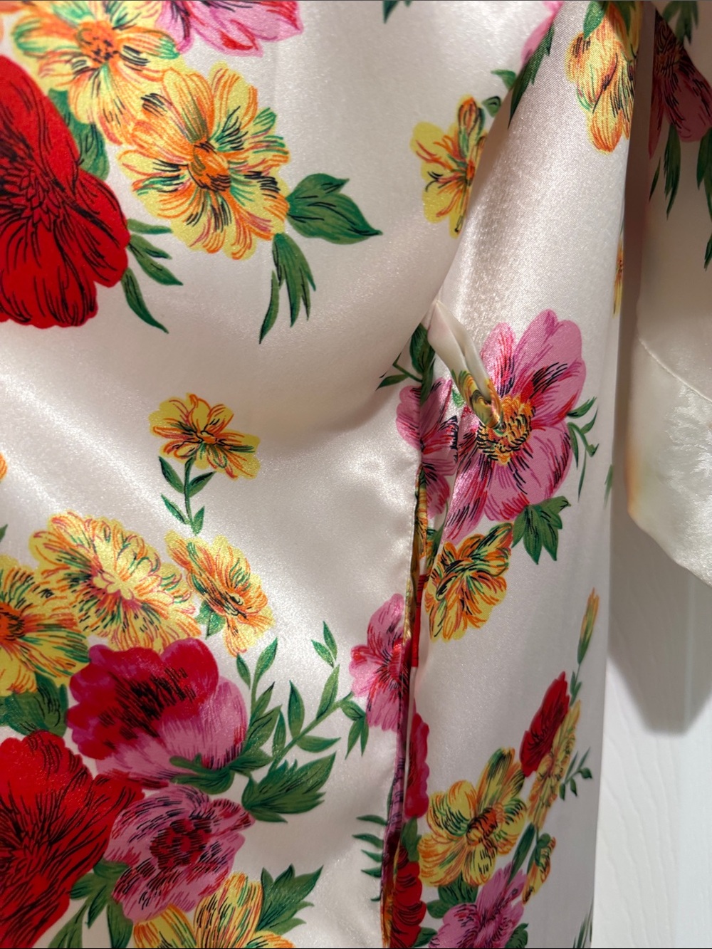 Victoria's Secret Gold Label- Cream Floral Satin Kimono - Picture 5 of 15